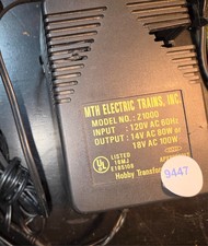 MTH RAILKING Z1000 6 AMP POWER SUPPLY, HAS A CHIPPED HOUSING, STILL TESTED GOOD picture