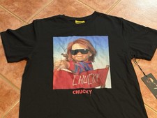 CHUCKY X SHOE PALACE Shirt Adult MEDIUM Black “Chucky in Directors Chair Tee