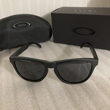 Oakley Frogskins Polarized Lens Square Sunglasses Black Lens New With Case picture