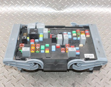 2010-2014 GMC Yukon Engine Fuse Box Relay Module OEM picture