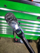 SNAP ON TOOLS SHLF80A 1,/2 DRIVE FLEX HEAD RATCHET W/ COMFORT GRIP. BRAND NEW picture