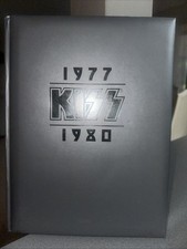 KISS Memorabilia PHOTO BOOK LYNN GOLDSMITH 1977 1980 PHOTO BOOK Hardcover Nice picture