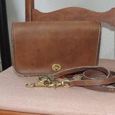 COACH Leather Pocket Purse Style #9755 in British Tan Vintage 1980s Needs TLC picture