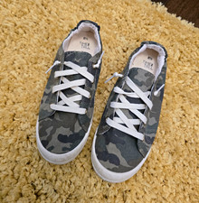 Time and Tru Memory Foam Canvas Camo Low Top Sneakers Women's 8.5 Lace Up picture
