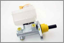 LR013018 Brake Master Cylinder – Defender 90/110 (NO ABS) picture