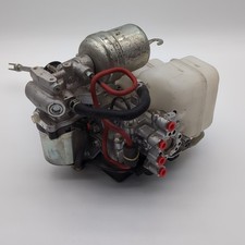 2015 - 2018 Toyota Tacoma Brake Master Cylinder ABS Pump Booster Assembly Module picture