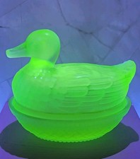 Imperial Glass Duck on Nest Dish Vintage Light Green Satin Uranium Glows UV HTF picture