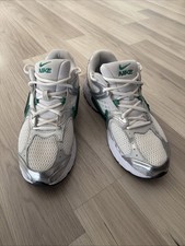Nike V5 RNR White Pine Green Men's Size 12 picture