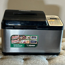 Zojirushi BB-PAC20 Breadmaker 700W 120V 2 lb Timer LCD Crust Control picture