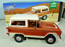 Greenlight Artisan 1973 Ford Bronco 1/18 picture