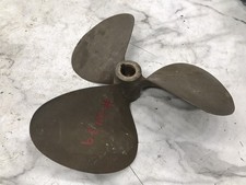 89 Bayliner Avanti 3450 Boat 17 x 16 LH prop propeller 1.5 shaft 17LH16 picture