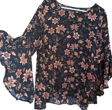 Bobeau Floral Hi Lo Top Plus Size 1X Bell Sleeve Boho Dark Romantic Whimsigoth picture