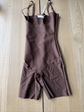 Skims Body CoreSculpt Open Bust Mid Thigh Bodysuit Size Medium Color Cocoa BNWT picture