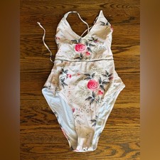 Cupshe White One-Piece Swimsuit with Pink Rose Print picture