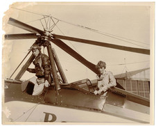 VTG ORIGINAL 1930s AMELIA EARHART & MECHANIC 10x8