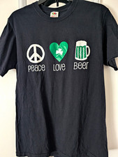 Fruit of the Loom Heavy HD Men’s M Black Peace Love Beer Graphic T-Shirt picture