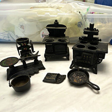 Vintage Cast Iron Miniature Set - QUEEN Toy Stove, Functional Coffee Grinder Lot picture