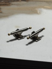 32mm Black river Fingerboard Trucks Great Condition picture