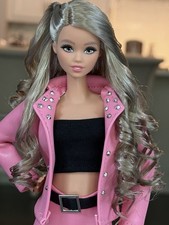 Barbi@ fashionista 249 Odile~Reroot Saran hair Ash blonde~MTM TALL~No stand picture