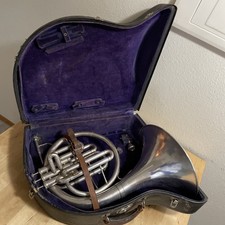 VINTAGE ELKHART INDIANA USA SILVER STANDARD MELLOPHONE MOUTHPIECE CASE -READ picture