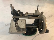 Singer Sewhandy model 20-1 Vintage Child’s Seeing Machine  picture