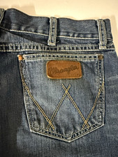 Wrangler Retro Men’s Relaxed Fit Bootcut Jeans Blue Medium Wash Denim Cotton picture