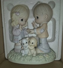 Precious Moments Premiere Collection By Enesco 4001574 Mint In Box, AMAZING  picture