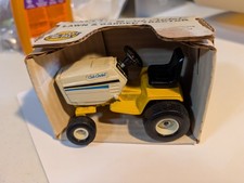 VINTAGE ERTL CUB CADET LAWN AND GARDEN TRACTOR 1/16 SCALE M10082 DIECAST REPLICA picture