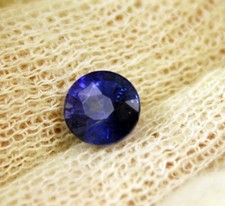2.56ct Natural untreated Sri Lanka(Ceylon) Deep Blue Certified Sapphire picture