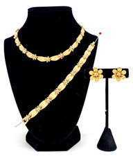TRIFARI Birthday Ribbon Series Gold-Tone Daisy Necklace Bracelet Earclips picture