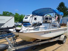 2001 Sailfish boat 17 ft. picture