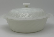 Vintage Fire King Anchor Hocking 1.5 Qt White Milk Glass Casserole w Lid USA picture