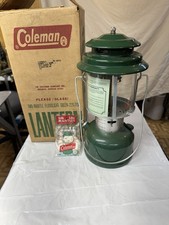 Vintage 1975 Coleman Double Mantle Lantern Model 220J New Old Stock picture