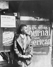 Harlem newsboy New York City 1943 Manhattan NYC 8X10 photo picture image #11 picture