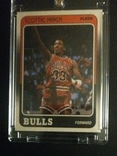 1988-89 Fleer - Scottie Pippen #20 Name Misspelled as Pippin on Back (RC) picture