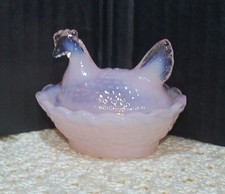 VINTAGE BOYD  HEN ON NEST SALT CELLAR, DIP, SALMON #186 5TH FIVE YEARS picture