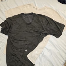 2 pack Lululemon Metal Vent T Shirts Tech San Fran Black Camo Ivory Men’s Medium picture