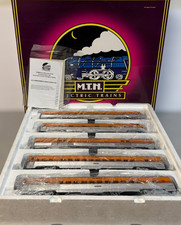 MTH- 5-Car 70' Streamlined (Ribbed) Passenger Car Sets 