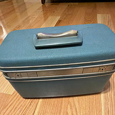 Vintage Samsonite Silhouette Blue Hardcase Train Case 18