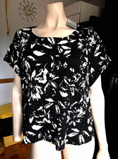 BNWT Ladies SERRA Mono BLACK & WHITE Abstract FLORAL Print Crinkle Top 12/14 picture