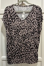 NWT Maurice’s Women’s Animal Print Short Sleeve V-neck Knit  Tee Blouse Size L picture