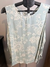 NWT Torrid Sage Floral Side Tie Top Size 0 picture