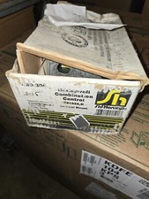 Honeywell R8182D1111 Vertical Mount picture