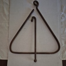 VTG LARGE ANTIQUE HAND FORGED CURVED FARMHOUSE IRON DINNER TRIANGLE BELL 15x16 picture