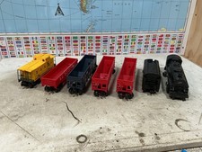 Lionel Set 8040 - Steam Engine SET - 5 freight cars   027 picture