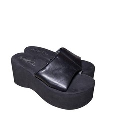 Wild-pair Women's Black Sandals picture