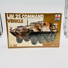 ESCI/ERTL 1:35 LAV 25 Command Vehicle Model Kit 5034 VTG 1983 Italy SEALED picture