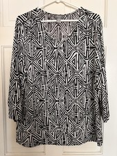 Chico’s Travelers Size 3 Black White Geometric Print Tunic Top 3/4 Sleeve￼ picture