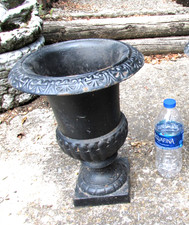 Vintage Cast Iron Classic French Neoclassical Garden Urn Planter 13