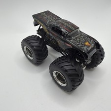 Hot Wheels Monster Jam Dragon’s Breath Monster Truck 1:64  picture